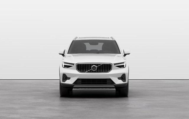 new 2025 Volvo XC40 car, priced at $50,375