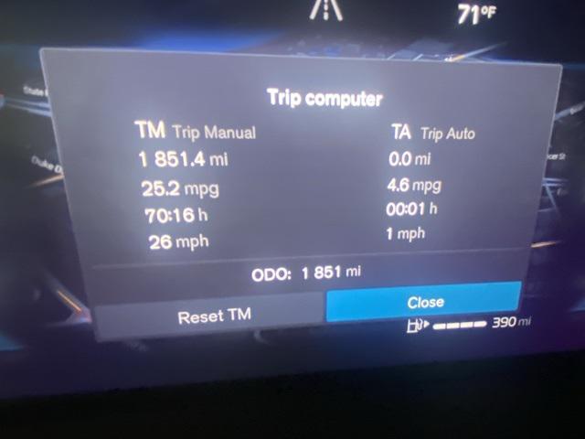 used 2025 Volvo XC40 car, priced at $37,555