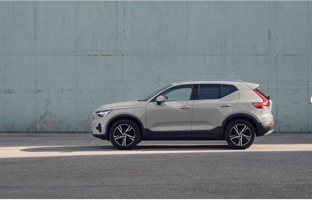 new 2025 Volvo XC40 car, priced at $45,015