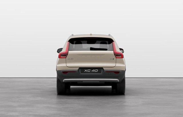 new 2025 Volvo XC40 car, priced at $45,015