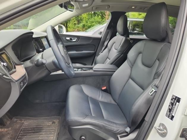 used 2022 Volvo XC60 car