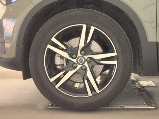 used 2025 Volvo XC40 car, priced at $35,777