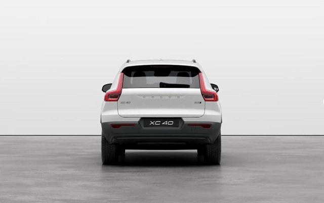 new 2025 Volvo XC40 car, priced at $49,790