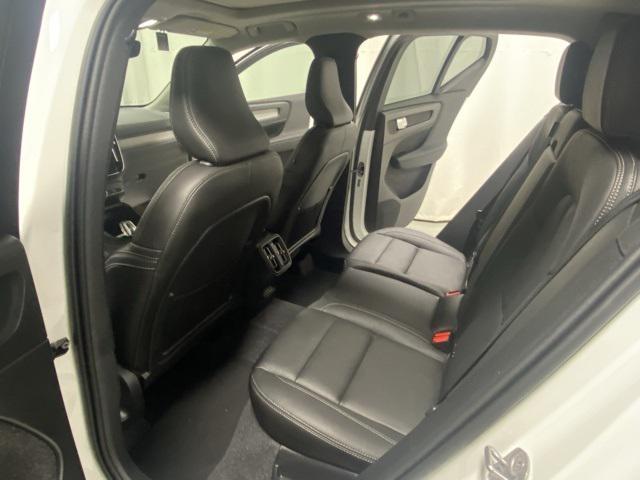 new 2025 Volvo XC40 car, priced at $51,550