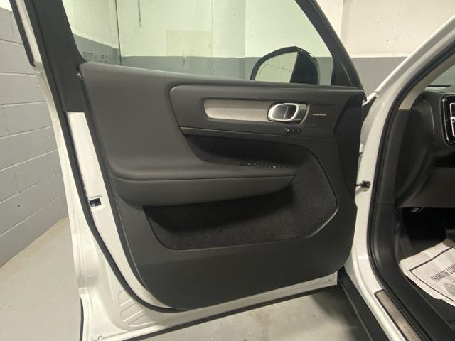 new 2025 Volvo XC40 car, priced at $51,550