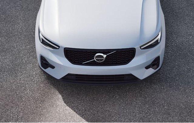 new 2025 Volvo XC40 car, priced at $51,550