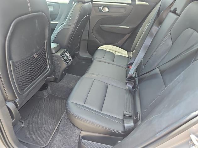 used 2025 Volvo XC40 car