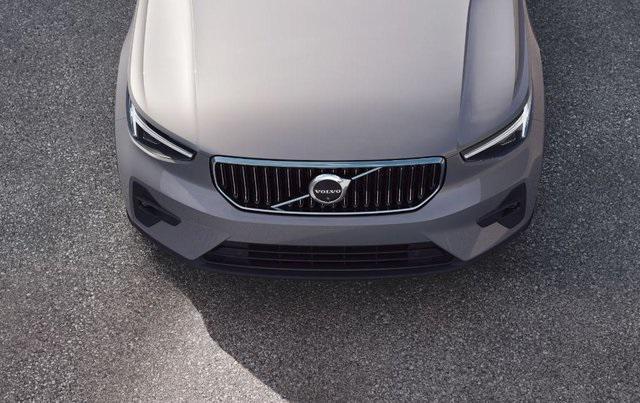 new 2025 Volvo XC40 car, priced at $52,215