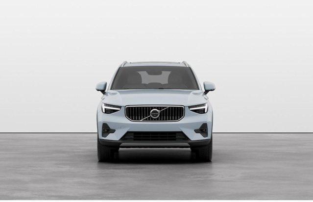 new 2025 Volvo XC40 car, priced at $48,315