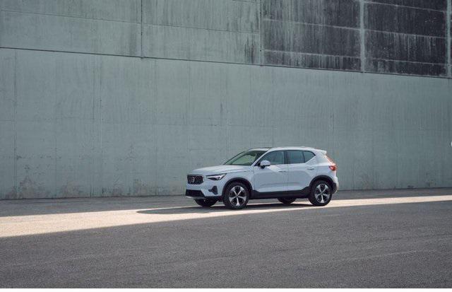 new 2025 Volvo XC40 car, priced at $48,315