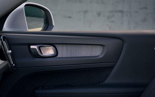 new 2025 Volvo XC40 car, priced at $48,335
