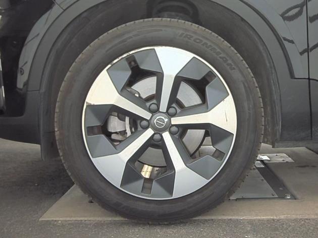used 2025 Volvo XC40 car