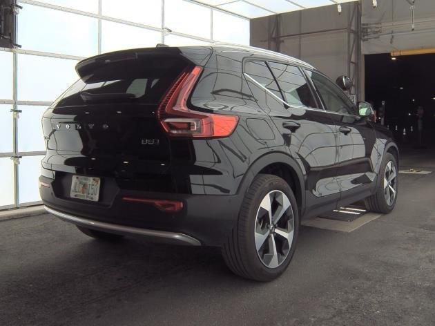 used 2025 Volvo XC40 car