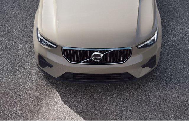 new 2025 Volvo XC40 car, priced at $45,845