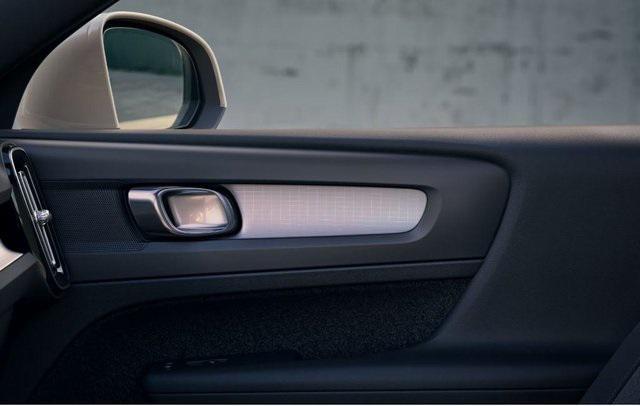 new 2025 Volvo XC40 car, priced at $45,845