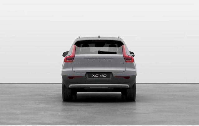 new 2025 Volvo XC40 car, priced at $46,015