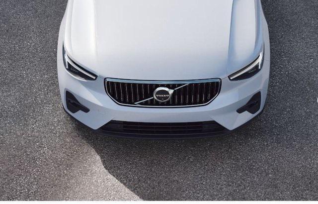 new 2025 Volvo XC40 car, priced at $48,315