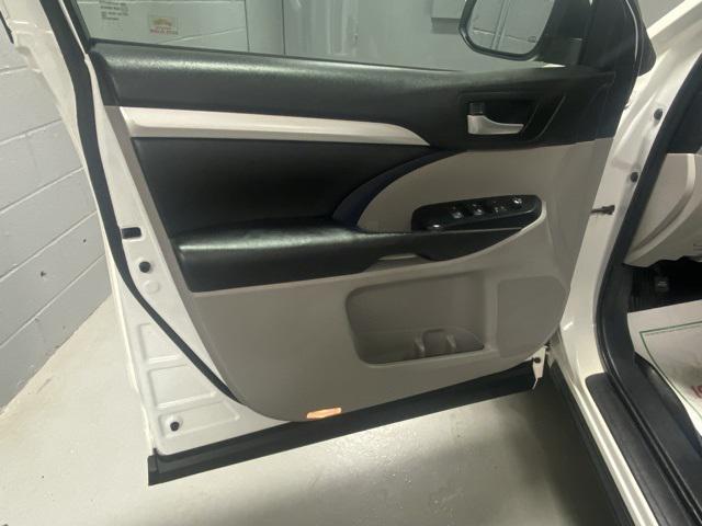 used 2017 Toyota Highlander car, priced at $22,888