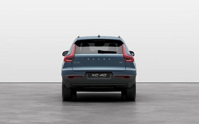 new 2024 Volvo XC40 car, priced at $50,655