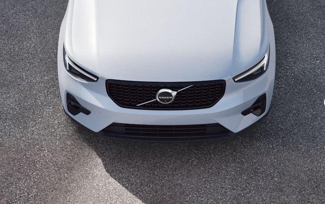 new 2025 Volvo XC40 car, priced at $49,790