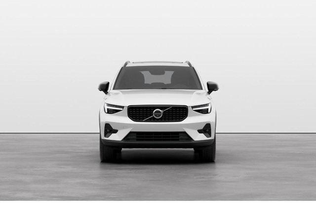 new 2025 Volvo XC40 car, priced at $49,790