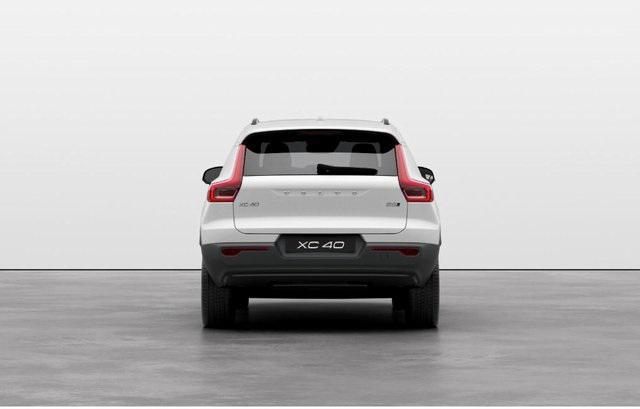 new 2025 Volvo XC40 car, priced at $49,790