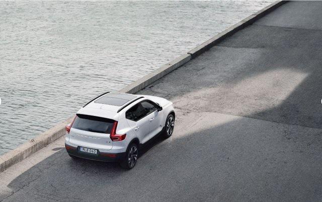 new 2025 Volvo XC40 car, priced at $49,790