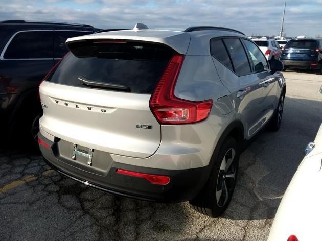 used 2024 Volvo XC40 car, priced at $35,987