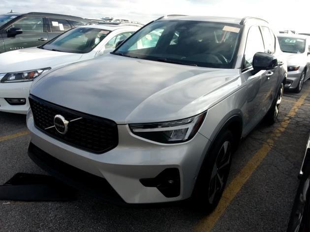 used 2024 Volvo XC40 car, priced at $35,987