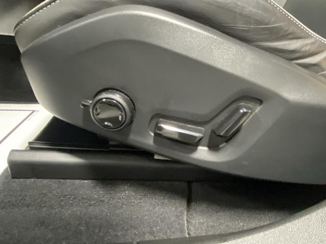 used 2022 Volvo XC60 Recharge Plug-In Hybrid car, priced at $49,888