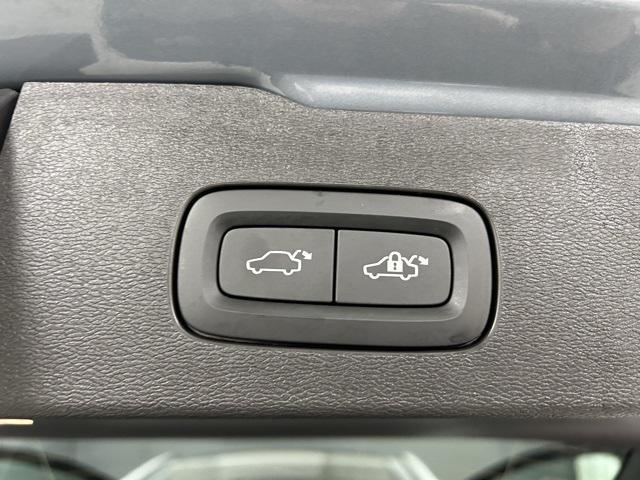 used 2024 Volvo V60 Cross Country car, priced at $53,975