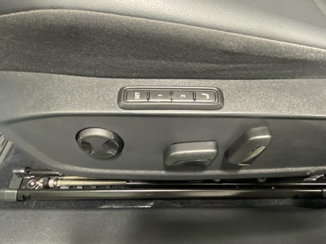 used 2022 Volkswagen ID.4 car, priced at $25,773