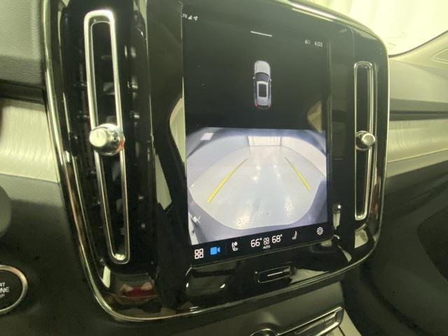 new 2025 Volvo XC40 car, priced at $45,000