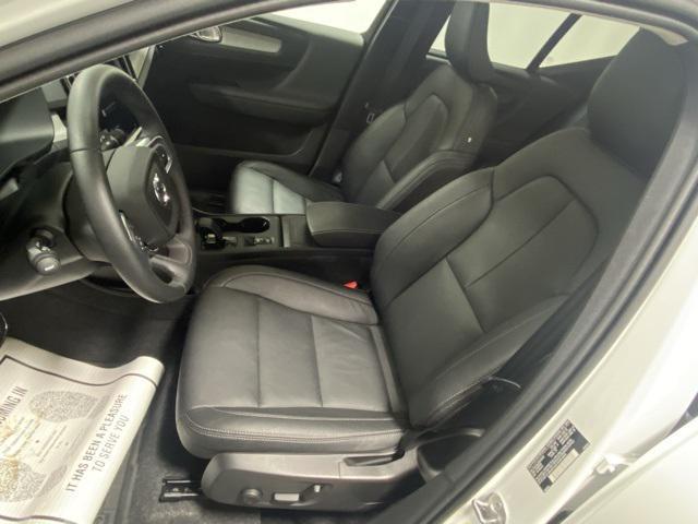 new 2025 Volvo XC40 car, priced at $45,000