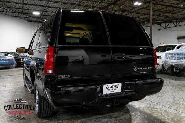 used 2000 Cadillac Escalade car, priced at $22,900