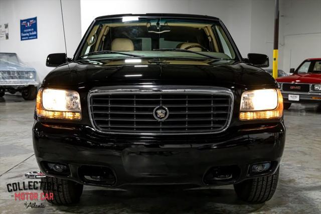 used 2000 Cadillac Escalade car, priced at $22,900