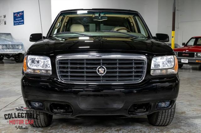 used 2000 Cadillac Escalade car, priced at $22,900