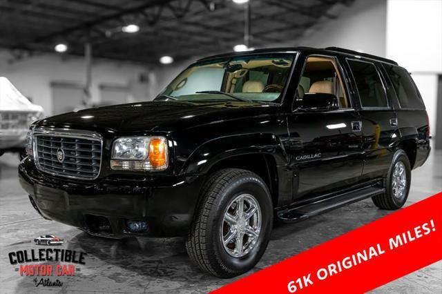 used 2000 Cadillac Escalade car, priced at $19,900