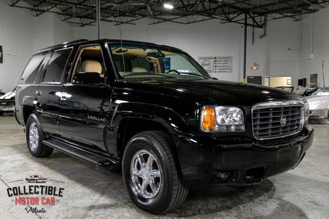 used 2000 Cadillac Escalade car, priced at $22,900