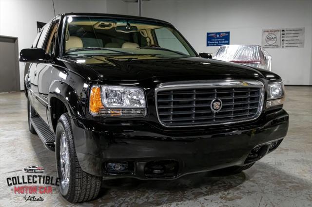 used 2000 Cadillac Escalade car, priced at $22,900