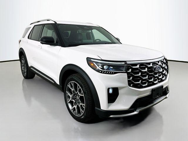 new 2025 Ford Explorer car, priced at $55,795