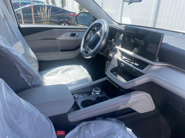 new 2025 Ford Explorer car, priced at $45,552