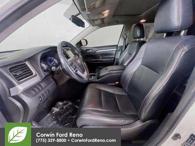 used 2016 Toyota Highlander car, priced at $16,989