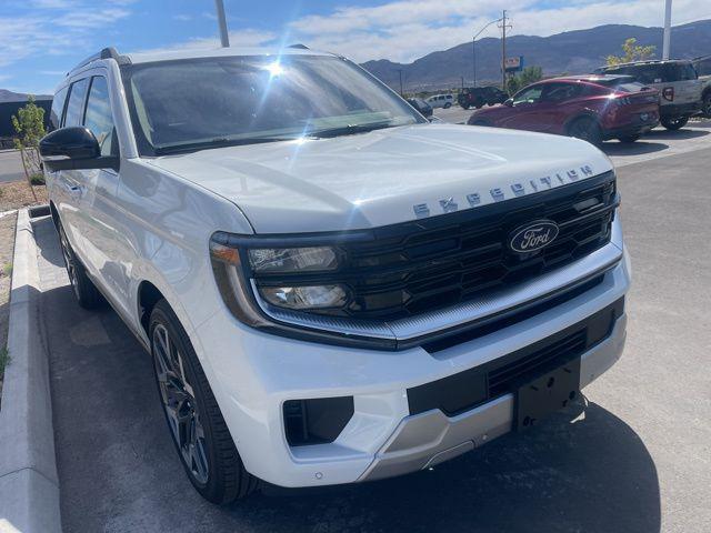 new 2025 Ford Expedition car, priced at $90,990