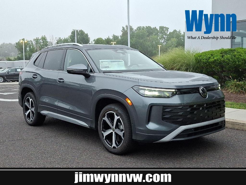 new 2025 Volkswagen Tiguan car, priced at $37,738
