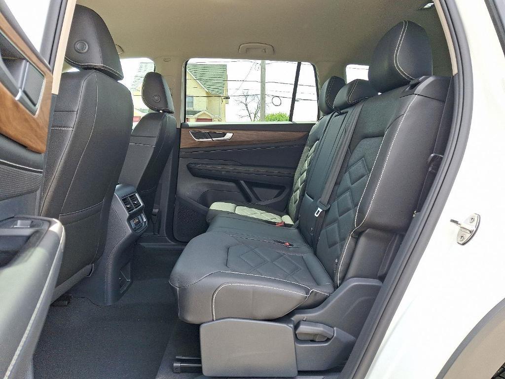 new 2025 Volkswagen Atlas car, priced at $36,660