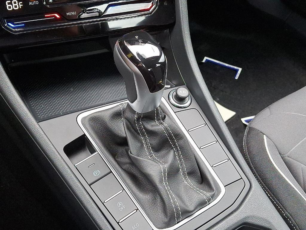 new 2025 Volkswagen Jetta car, priced at $24,750