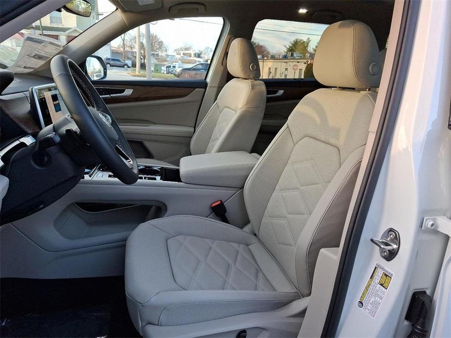 new 2025 Volkswagen Atlas car, priced at $45,389