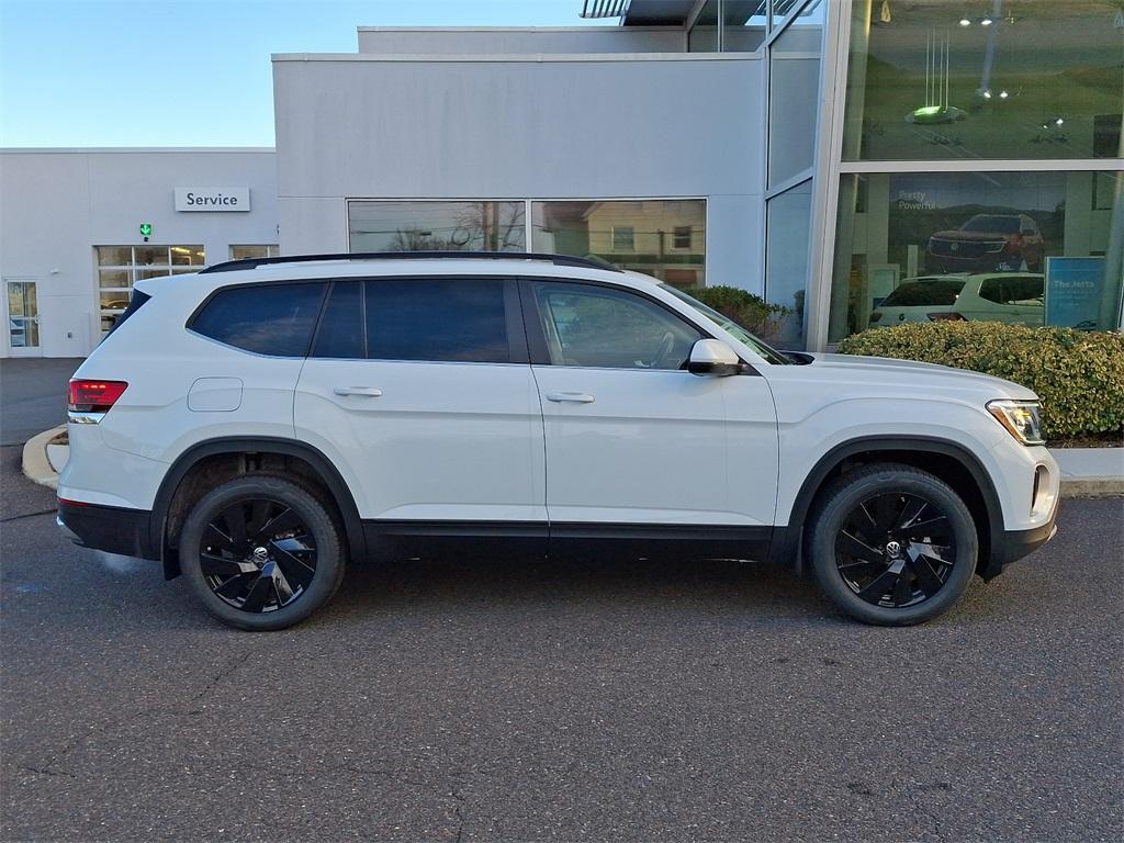 new 2025 Volkswagen Atlas car, priced at $45,389