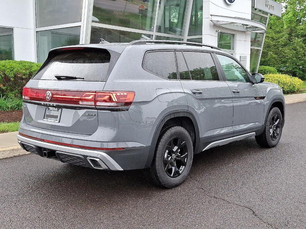 new 2025 Volkswagen Atlas car, priced at $45,618